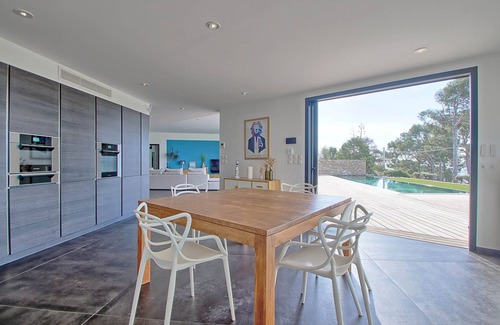 Toulon Villa | Villa Moderne Piscine vue mer 6 Personnes Quartier Residenciel Faron