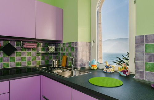 Varenna Apartment | Villa Monti: apt Violet