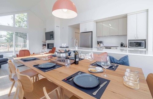 Saint-Basile Ski Chalet | Villa Mulligan spa facing the Pont-Rouge golf course!
