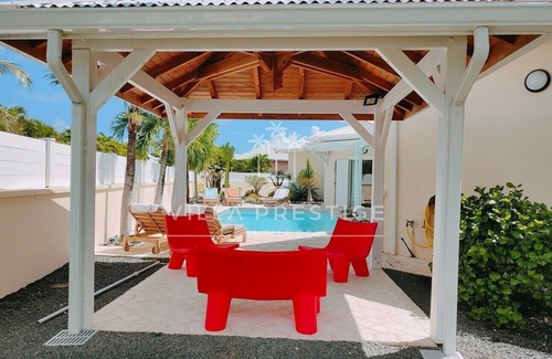 Anse des Rochers Villa | Villa Naïa swimming pool, lagoon and beach access