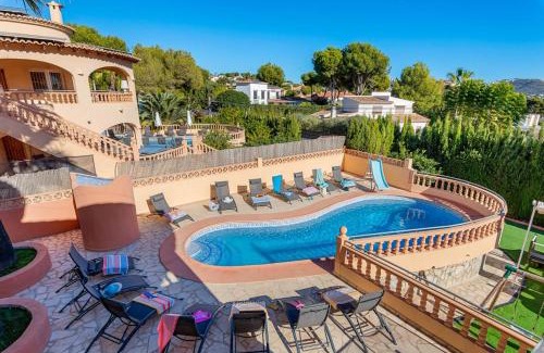 Moravit Villa | Villa Navacerrada - PlusHolidays