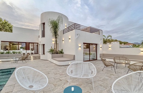 Empuriabrava Villa | Villa N°15 in the heart of the marina, close to Roses, Costa Brava