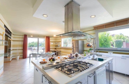 Divignano House | Villa near Milan with swimming pool