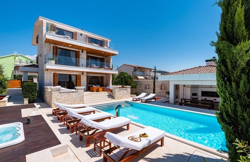 Kakma Villa | Villa Nena with heated pool, jacuzzi and sauna