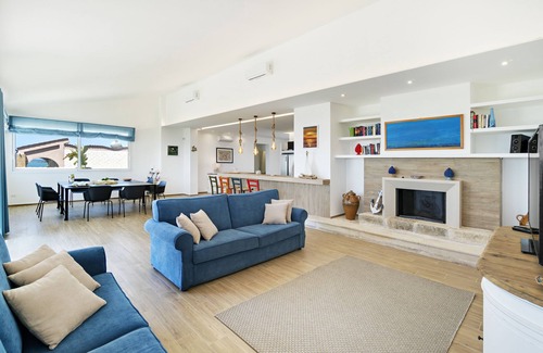 Punta Braccetto Villa | Villa Nettuno, enchanting contemporary villa, seafront , with pool