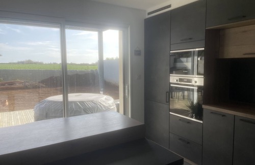 Ploudalmezeau Villa | Villa Neuve, Spacieuse, au Calme, à 3minutes des Plages, 1 Minute du Bourg!