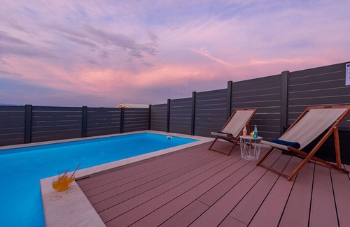 Nin Villa | Villa Nia,near the beach, private pool, 4+2 PAX, wheelchair accessible