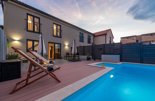 Nin Villa | Villa Nia,near the beach, private pool, 4+2 PAX, wheelchair accessible