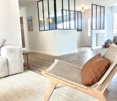 Gujan-Mestras Villa | Villa Nolaene, 8-9 pers, Piscine, Calme et Moderne