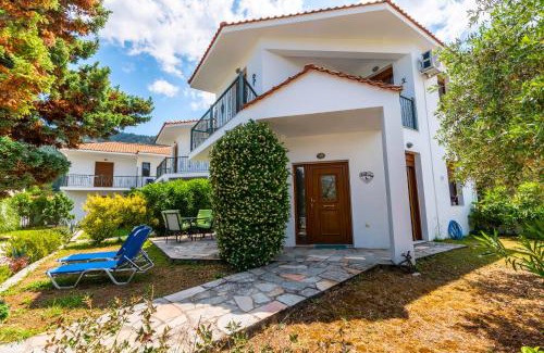 Chrisi Akti Villa | Villa Nostalgia