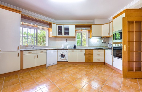 Gale Villa | Villa Ocre, with 4 bedrooms & just 500 mts from Gale beach