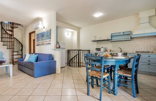 Sorano Villa | Villa of approximately 150 m2 located on the ground floor and on two levels with air conditioning, independent heating and wi fi line.Composed of a large living room with independent equipped kitchen, fridge, microwave oven, toaster, sofa and satellite t