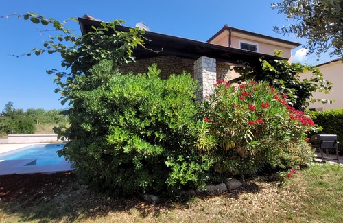 Kastelir-Labinci Villa | Villa Oleandar with pool in Rogovici near Porec 7 km from the beach