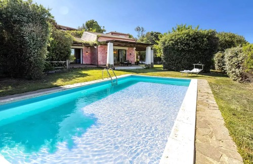 Stintino Villa | Villa Oleanders, Private Pool, Wi-Fi & Netflix