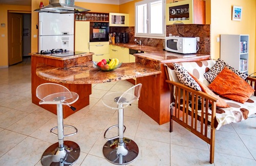 Saint-Cyprien Villa | Villa on one level - air con/Pool/Garden - Near beaches shops restaurants