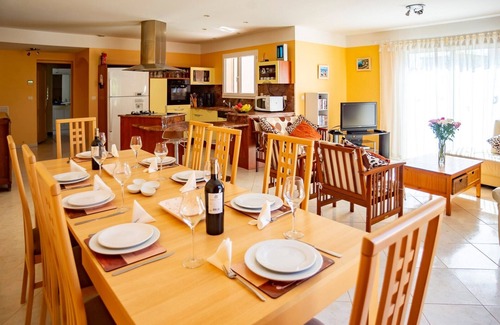 Saint-Cyprien Villa | Villa on one level - air con/Pool/Garden - Near beaches shops restaurants