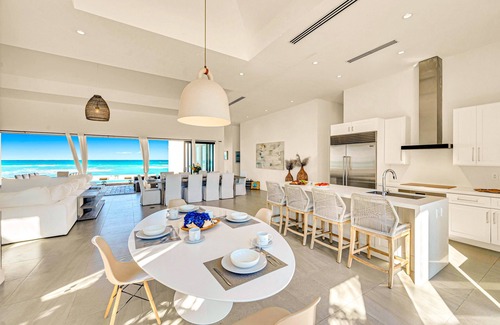 North Bimini Villa | Villa on the Beach/Heated Pool/Bohemian Vibe/Corsair Key