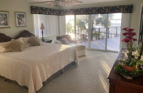 Mcelroys Belleview Villa | Villa on the River