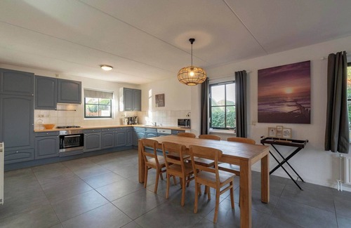 Callantsoog Villa | Villa on Water with Buitenplaats Views