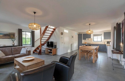 Callantsoog Villa | Villa on Water with Buitenplaats Views