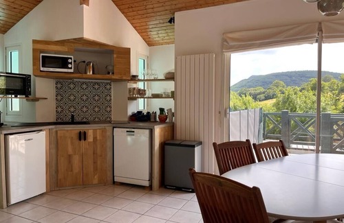 Urrugne Villa | Villa ONGIZATEA-Rez de Chaussée with swimming pool 10 minutes from St Jean de Luz