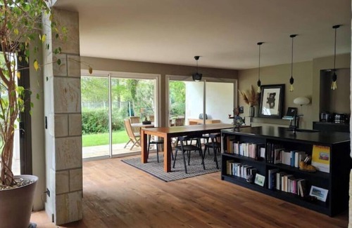 Arcangues House | Villa opposite golf course and château with heated swimming pool