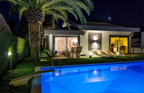 Fondachello Villa | Villa Oras - Garden and pool