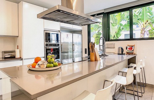 Canico House | Villa Orca by LovelyStay