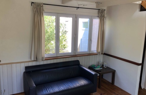 Bagnols-en-Foret Cottage | Villa outbuilding cottage