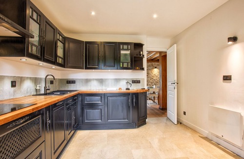 Bonneville-sur-Touques Villa | Villa Paséo - 11 Bedrooms - Large Heated Swimming Pool - Near Deauville