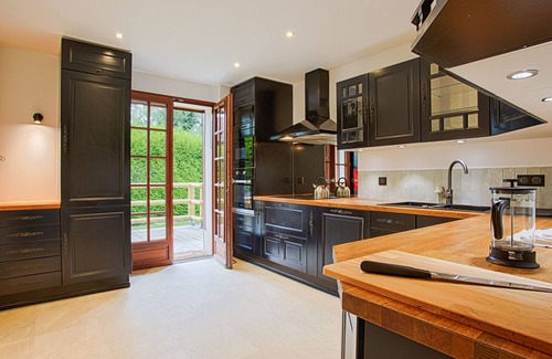 Bonneville-sur-Touques Villa | Villa Paséo - 11 Bedrooms - Large Heated Swimming Pool - Near Deauville