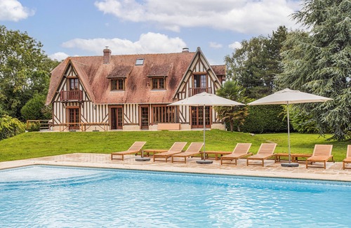 Bonneville-sur-Touques Villa | Villa Paséo - 11 Bedrooms - Large Heated Swimming Pool - Near Deauville