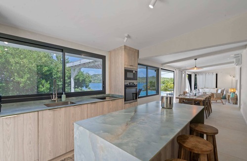 Le Robert Villa | Villa Pantone - Three Bedroom Villa, Sleeps 6