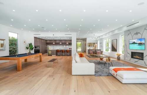 Beverly Grove Villa | Villa Pasha by LuxJB 🏆 16 Guests I 9 beds I Cinema & Gym