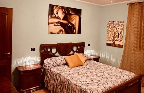 Castelnuovo House | Villa Patty Assisi is ideal for couples, families, and friends, featuring a min