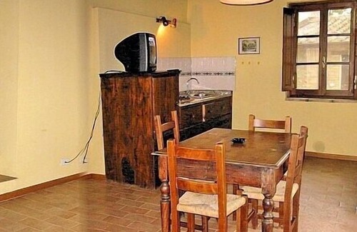 Montone House | Villa Pavone C: A welcoming two-story apartment surrounded by the greenery, with Free WI-FI.