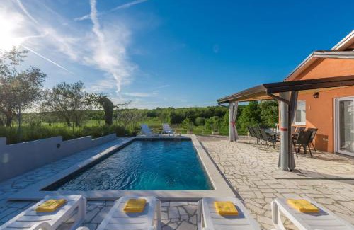 Radini House | Villa Pendolina Mit Privatem Pool Und Jacuzzi