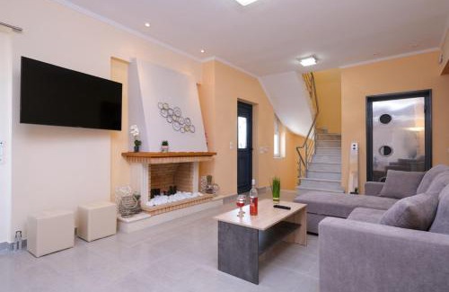 Marathon House | Villa Petalo at Varnavas