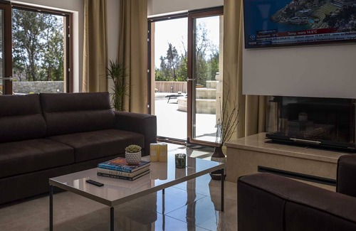 Cilipi Villa | Villa Phaunos - privacy, relaxation and luxury with a heated pool