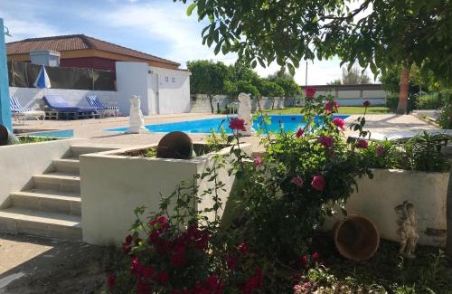 Dos Hermanas House | Villa pilonga