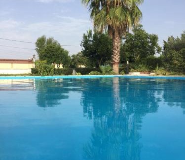 Dos Hermanas House | Villa pilonga