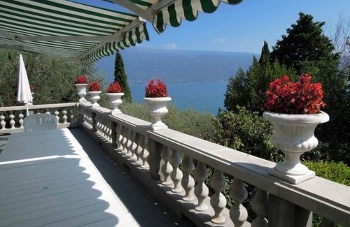 Gargnano Villa | Villa Pinetina