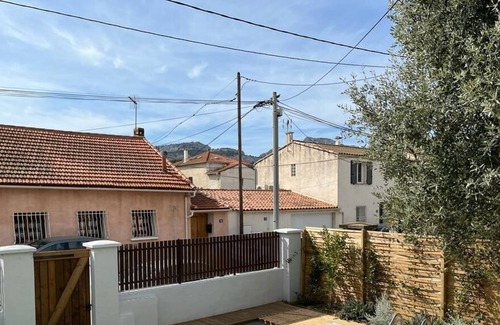 Vielle-Chapelle House | Villa Piscine à 10 Minutes de la Mer des Calanques et du Golf