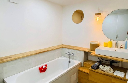 Vielle-Chapelle House | Villa Piscine à 10 Minutes de la Mer des Calanques et du Golf