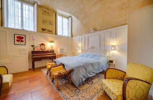 Hotel de Ville - Quinconces Apartment | Villa Place St Pierre - Bordeaux Centre - 4 pers