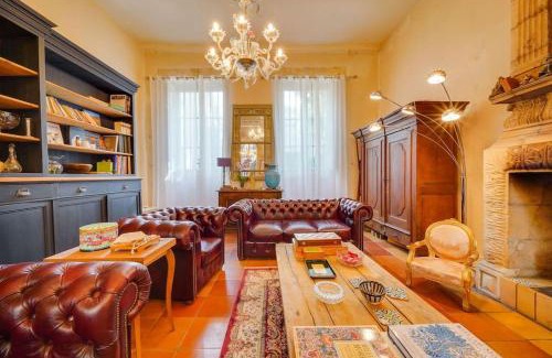 Hotel de Ville - Quinconces Apartment | Villa Place St Pierre - Bordeaux Centre - 4 pers