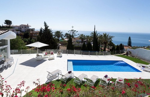 Salobrena Villa | Villa Plata - Brand new luxury villa with heated pool and amazing views