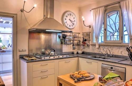 Campiglia Marittima Villa | VILLA POETA - Six Bedroom Villa, Sleeps 12