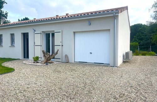 Saint-Vivien-de-Medoc Villa | Villa Polder - Private swimming pool, pétanque court & nature near Médoc beaches