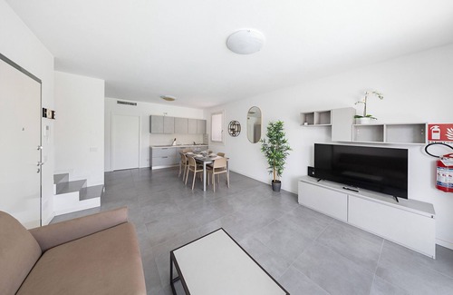 San Benedetto di Lugana Villa | Villa Prestige 23 with pool
